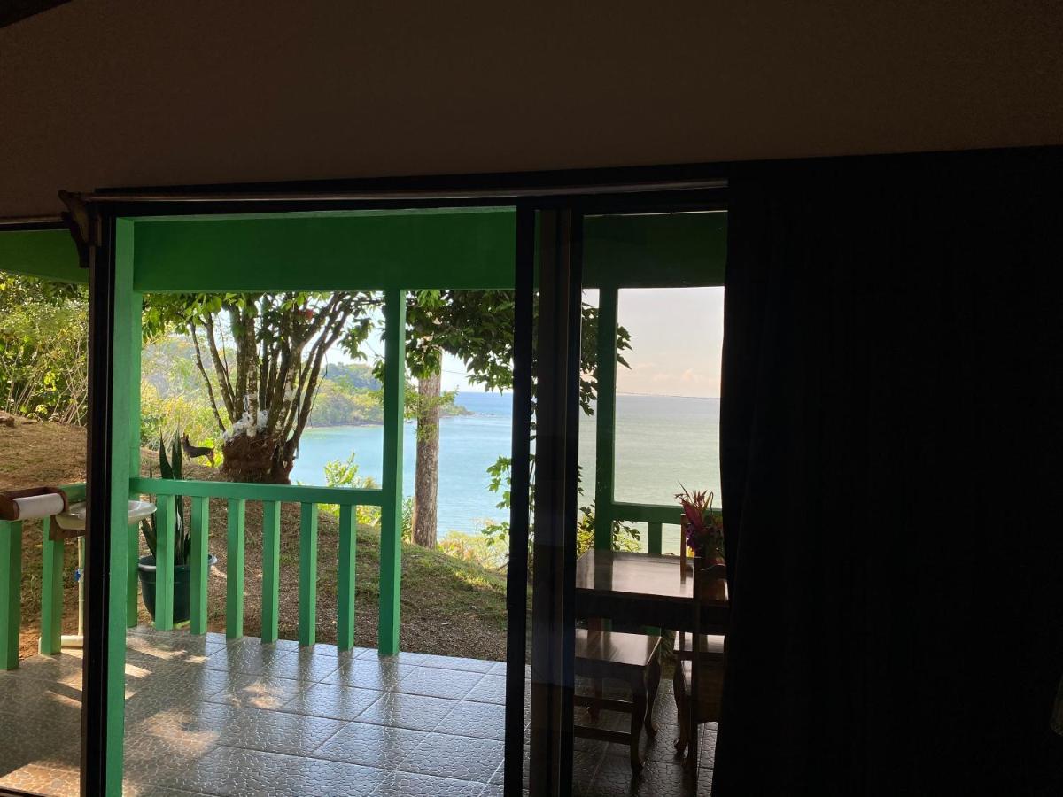 Ara Macao Lodge *
