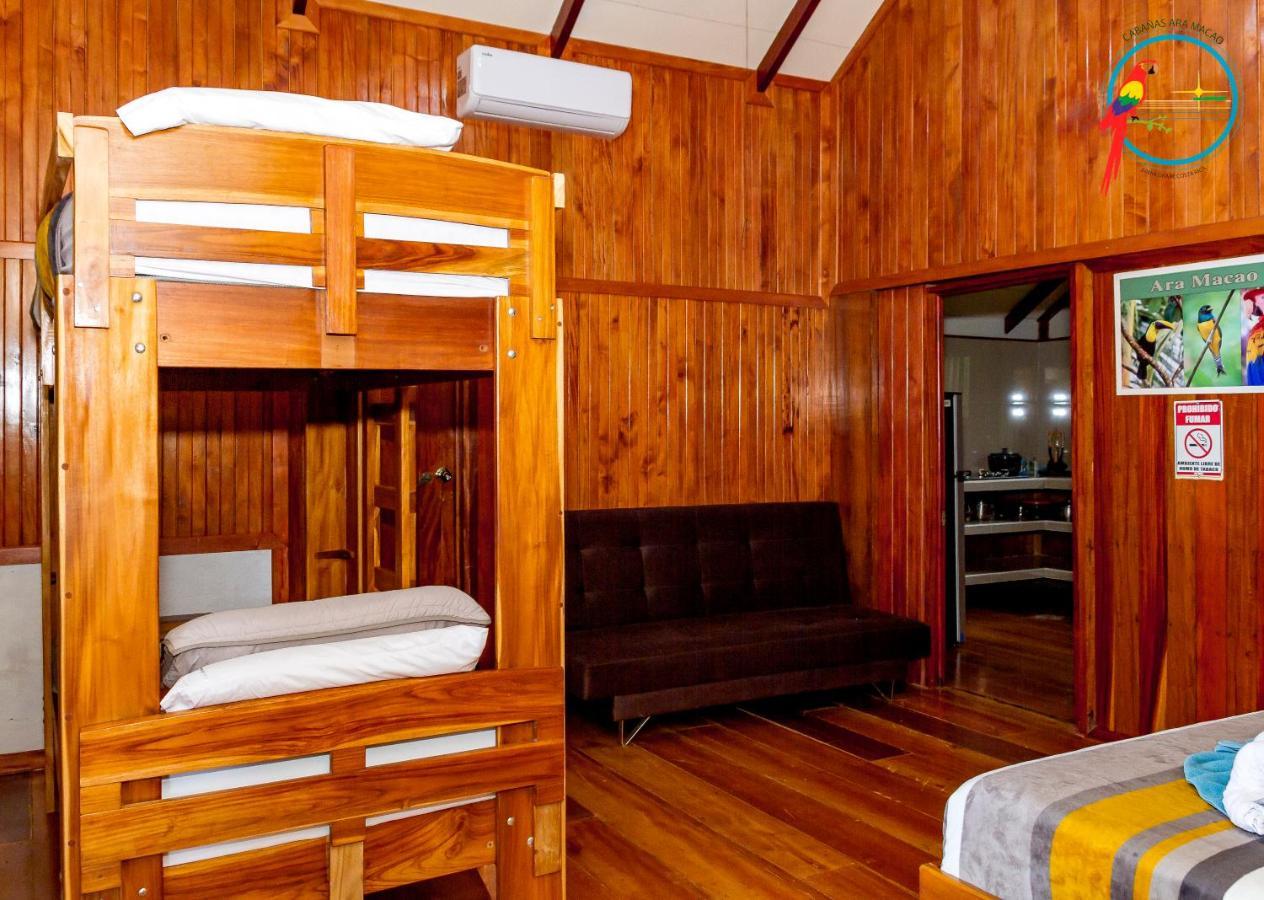 Ara Macao Lodge *