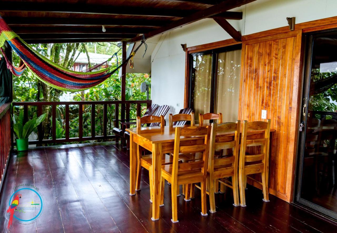 Lodge Ara Macao